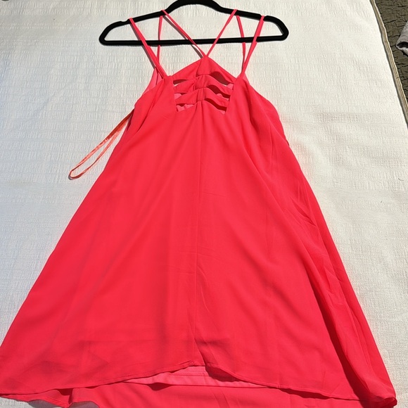 Love Riche Dress - Picture 2 of 5